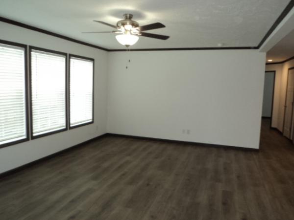 2026 Champion 21 25610  Home