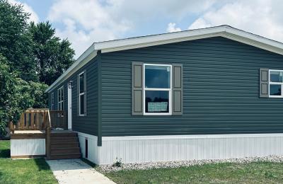 Mobile Home at 1302 Roslyn Owosso, MI 48867