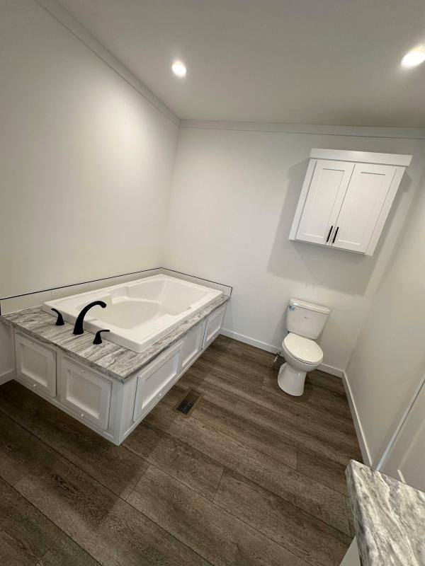 2025 CHAMPION 94 CHFDLM-2856H32-00M56  Home