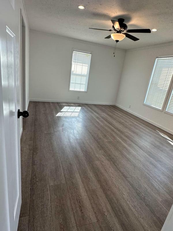 2025 CHAMPION 94 CHFDLM-2856H32-00M56  Home