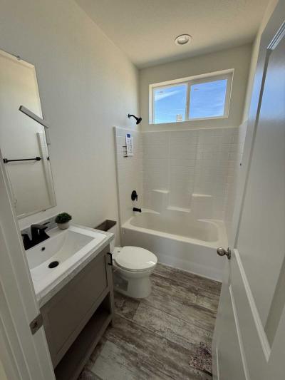 Photo 4 of 6 of home located at 1201 East Jagerson Kingman, AZ 86409