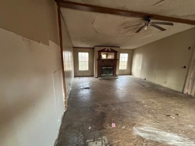 Photo 3 of 15 of home located at 1335 11th St Statesville, NC 28677