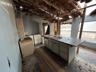 Photo 4 of 15 of home located at 1335 11th St Statesville, NC 28677