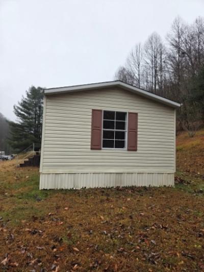 Mobile Home at 3082 Narrows Br Hardy, KY 41531