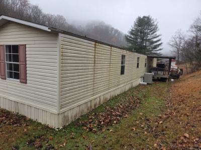 Photo 2 of 13 of home located at 3082 Narrows Br Hardy, KY 41531