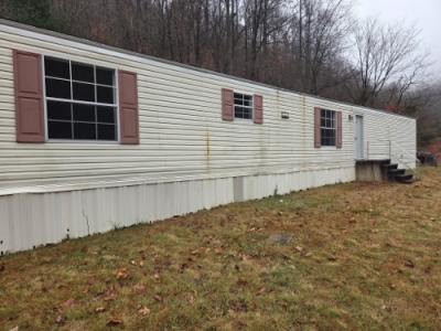 Photo 3 of 13 of home located at 3082 Narrows Br Hardy, KY 41531