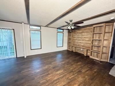 Photo 5 of 13 of home located at 22084 Ih-10 Vidor, TX 77662