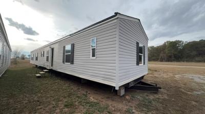 Mobile Home at 16071 Old Greensboro Road Moundville, AL 35474