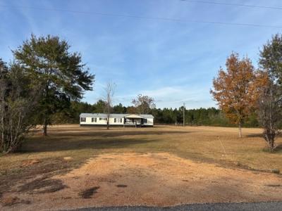 Mobile Home at 8028 Upper Creek Rd Brewton, AL 36426