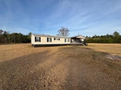 Photo 3 of 33 of home located at 8028 Upper Creek Rd Brewton, AL 36426