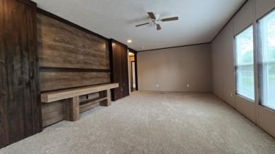 Photo 5 of 18 of home located at 168 Johnston Subdivision Benton, KY 42025