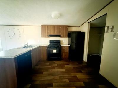 Photo 4 of 15 of home located at 62 Hardin Rd Como, MS 38619