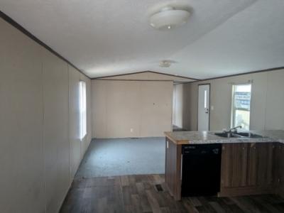 Photo 4 of 14 of home located at 307 Lake Grove Dr Lo Darlington, SC 29532