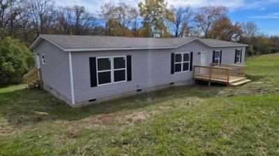 Photo 3 of 31 of home located at 2470 Pollard Pk Nicholasville, KY 40356