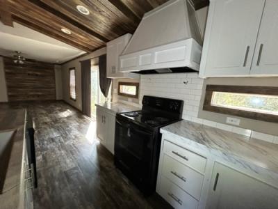 Photo 4 of 14 of home located at 264 Moritz Lane Victoria, TX 77905