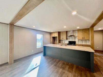 Photo 4 of 19 of home located at 3720 County Road 1224 Vinemont, AL 35179