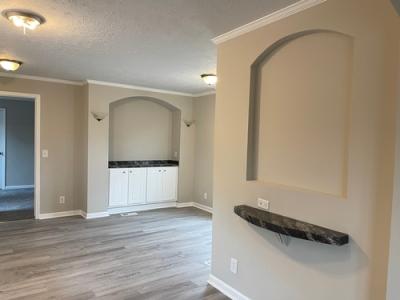 Photo 3 of 13 of home located at 6581 Crestline Rd Laurinburg, NC 28352