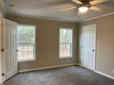 Photo 5 of 13 of home located at 6581 Crestline Rd Laurinburg, NC 28352