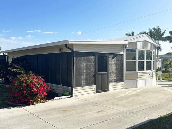 1990 Fleetwood Manufactured Home