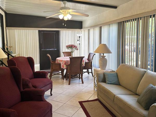 1990 Fleetwood Manufactured Home