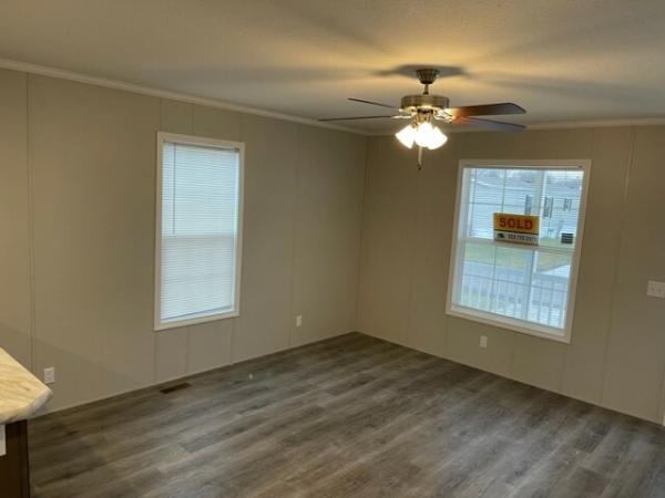 2023 Champion RA1680265 Mobile Home