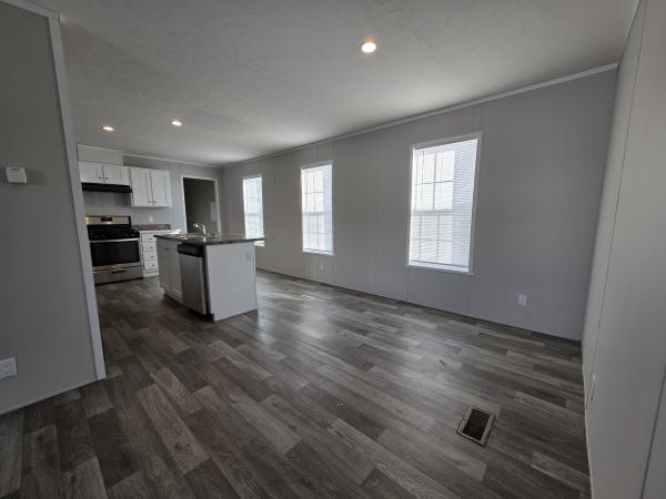 2022 Champion RFN2856907 Mobile Home