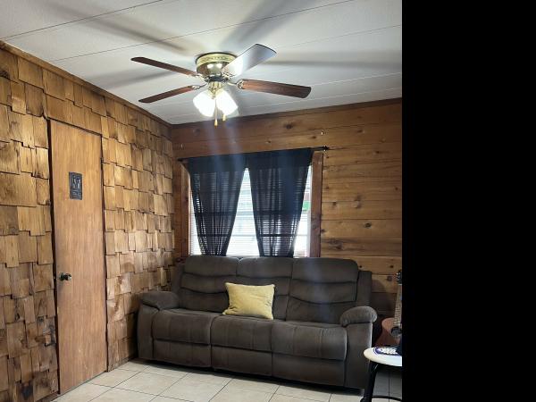 1975 HS 8763 Mobile Home