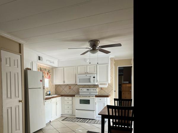 1975 HS 8763 Mobile Home