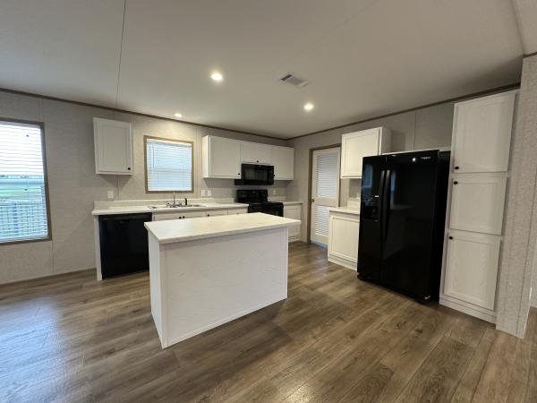 2026 Champion CHPR2852H42P01(Navasota) Mobile Home