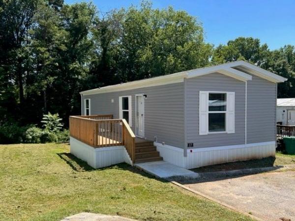 Photo 1 of 2 of home located at 7804 Stanley Rd Lot #17 Powell, TN 37849