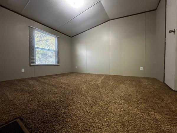 2012 Clayton Homes Inc Yes Mobile Home