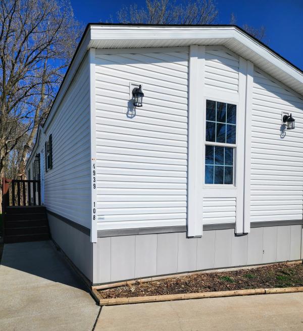 Photo 1 of 2 of home located at 4939 Ruben Drive Lot 108 Davenport, IA 52806