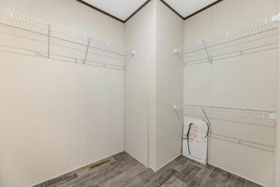 Mobile Home at 2486 Huntington Park Drive Lot 189 Grand Forks, ND 58201