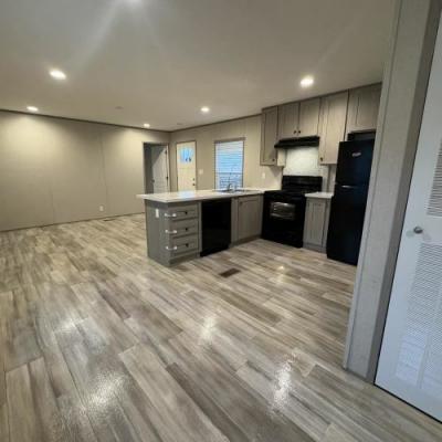 Photo 5 of 19 of home located at 2319 Greensburg Rd #53 Campbellsville, KY 42718