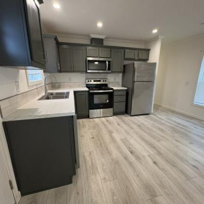 Photo 5 of 19 of home located at 2319 Greensburg Rd #17 Campbellsville, KY 42718