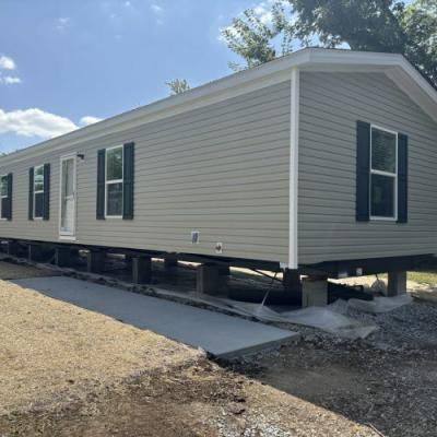 Mobile Home at 27 Crestwood Drive #0076 Middletown, IN 47356