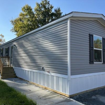 Mobile Home at 27 Crestwood Drive #0114 Middletown, IN 47356