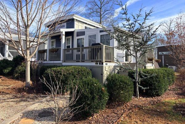 Photo 1 of 2 of home located at 8 Highland Hill Lane Flat Rock, NC 28731