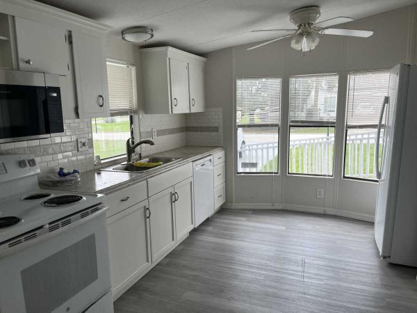 1990 Manufactured Home