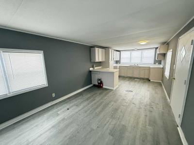 Photo 4 of 12 of home located at 1712 S. Dixie Hwy #37 Crete, IL 60417