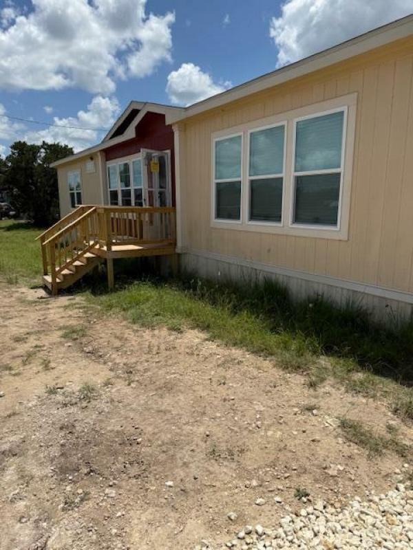 2020 LAND UNDER ACCT# 466804 Mobile Home For Sale