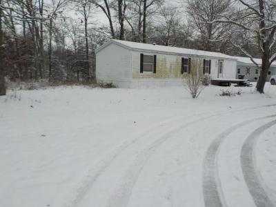 Mobile Home at 2435 N 300th St Casey, IL 62420