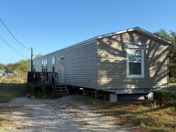 Photo 1 of 1 of home located at 1029 Bowen St Pleasanton, TX 78064