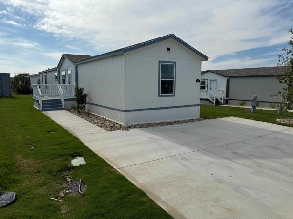 Photo 1 of 2 of home located at 6410 Walzem Road Lot #479 San Antonio, TX 78218