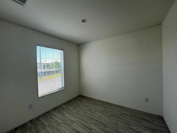 2025 Champion - Lake City Gulfport - power designation 12/15 Mobile Home