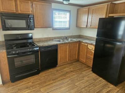 Photo 3 of 10 of home located at 16031 Beech Daly, #4 Taylor, MI 48180