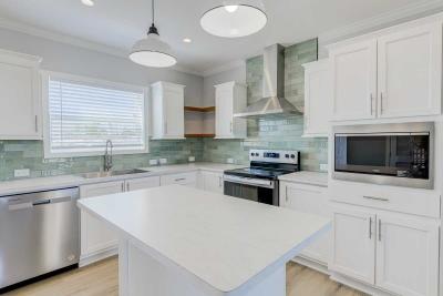 Photo 2 of 23 of home located at 701 Aqui Esta Dr #78 Punta Gorda, FL 33950