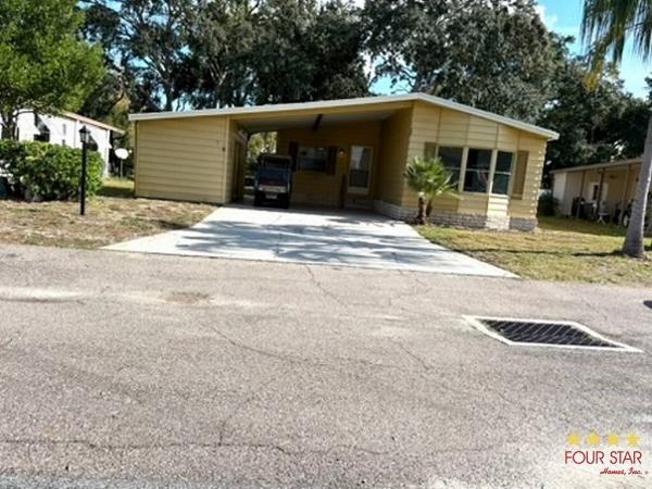 Photo 1 of 2 of home located at 7 Sea Fern Dr. Leesburg, FL 34788