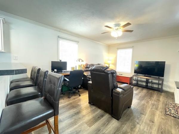 2023 Commodore Mobile Home