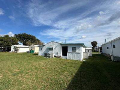 Photo 4 of 18 of home located at 4 Turquoise Way Eustis, FL 32726